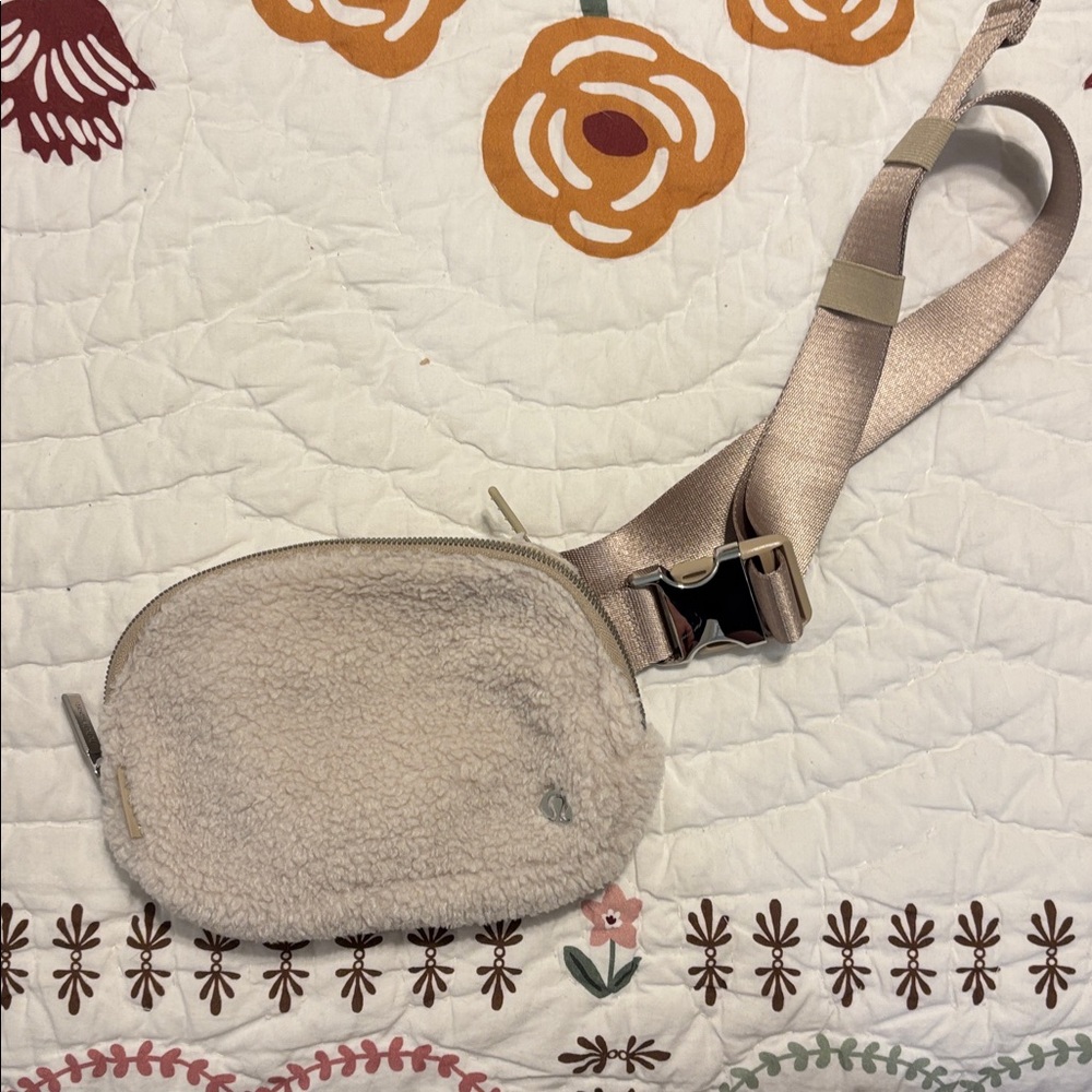 Lululemon Fleece Crossbody / Belt Bag – Tan